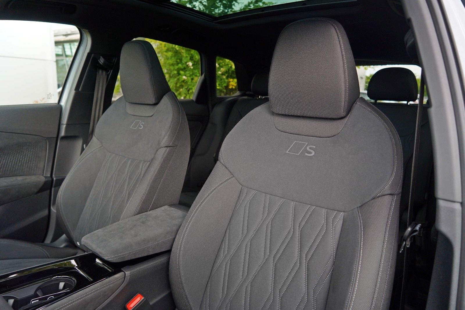 Audi Q3 SUV e-hybrid AHK S-LINE PANO TECH PRO MATRIX foto 13