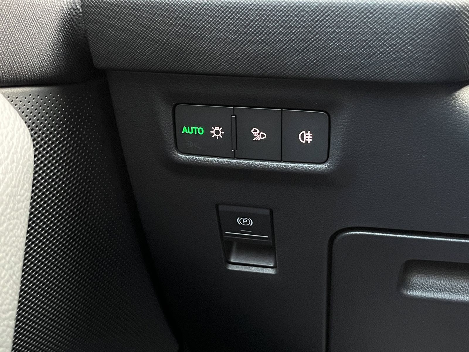 Fahrzeugabbildung SKODA Kodiaq 2.0 TDI DSG**AHK*7-Sitzer**ViCo*SHZ*LED**