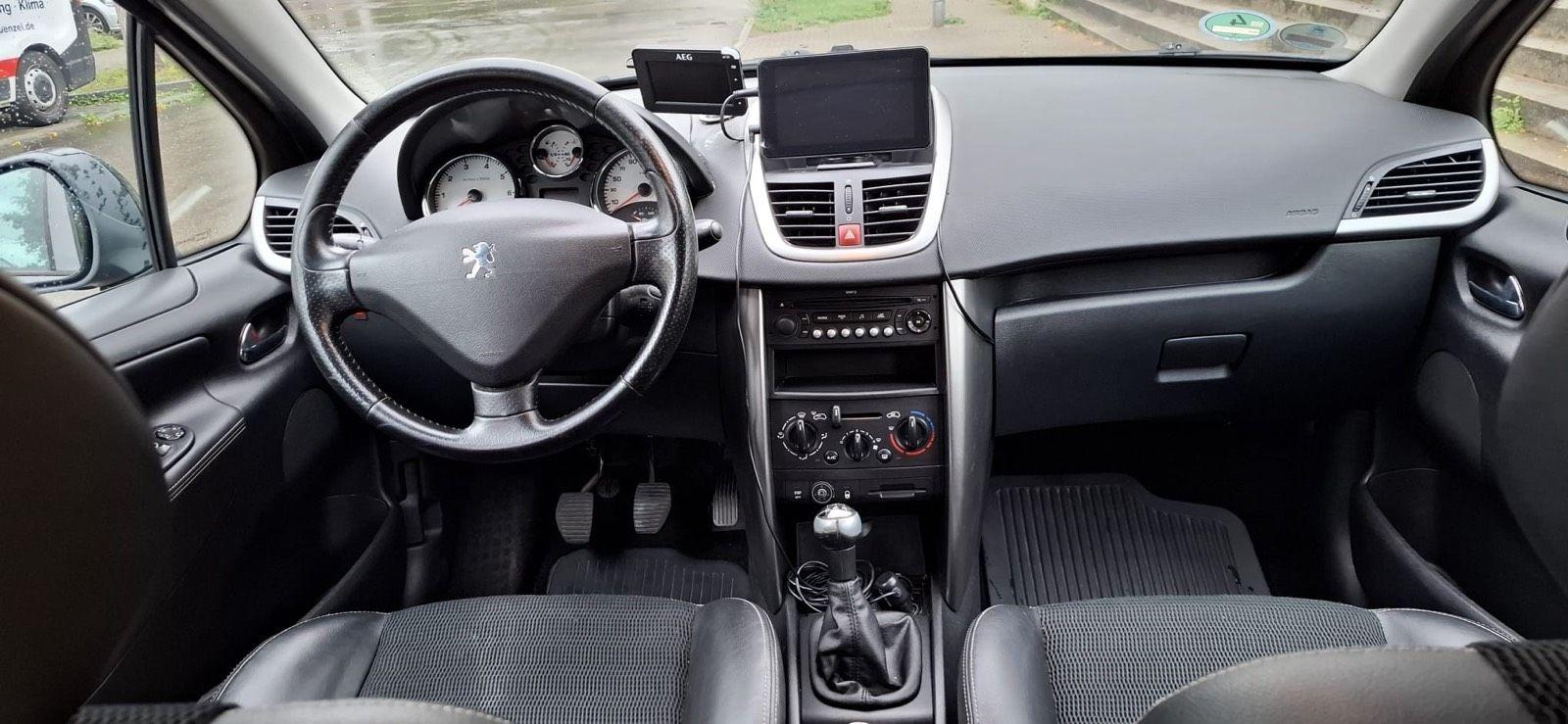 Peugeot 207 2009 — photo 11