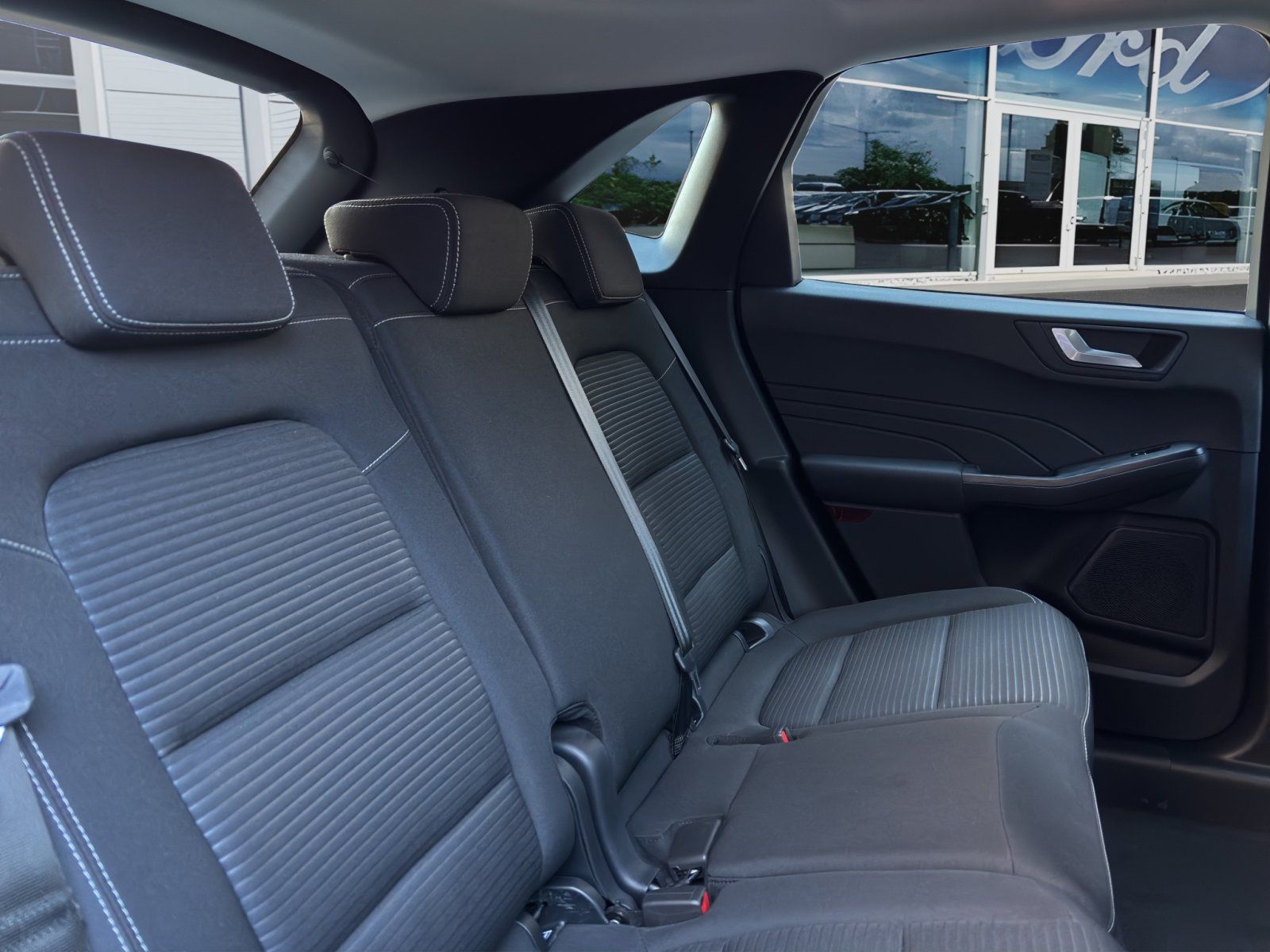 Fahrzeugabbildung Ford Kuga 2.5 PHEV Plug-In Hybrid Titanium