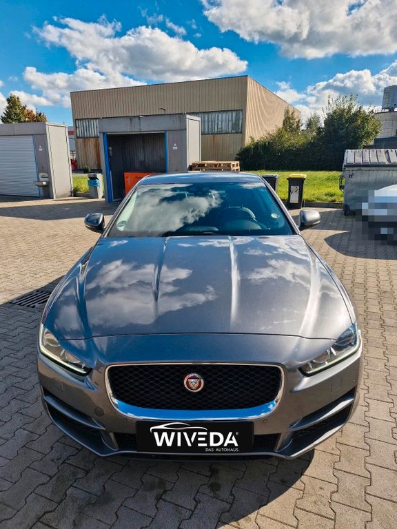 Jaguar Xe