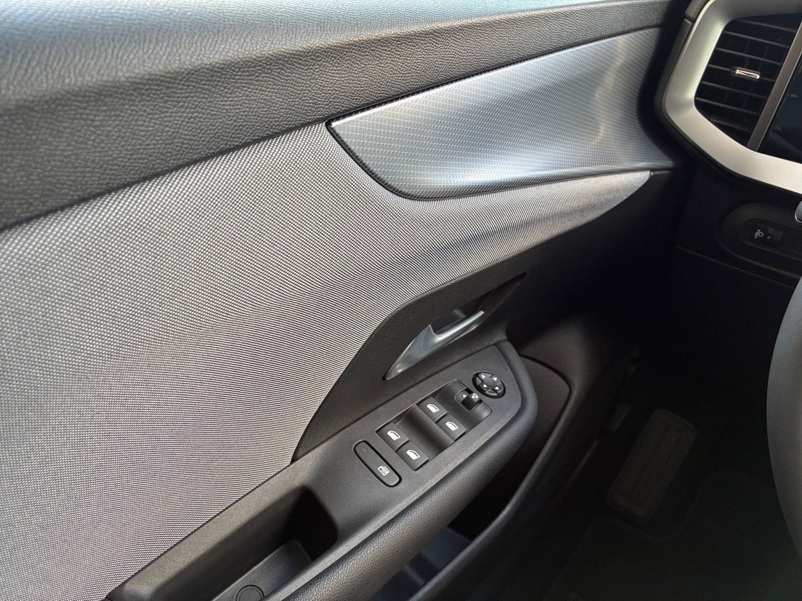 Fahrzeugabbildung Opel Mokka 1.2 Turbo Edition Kamera,LED,Navi,SHZ,PDC