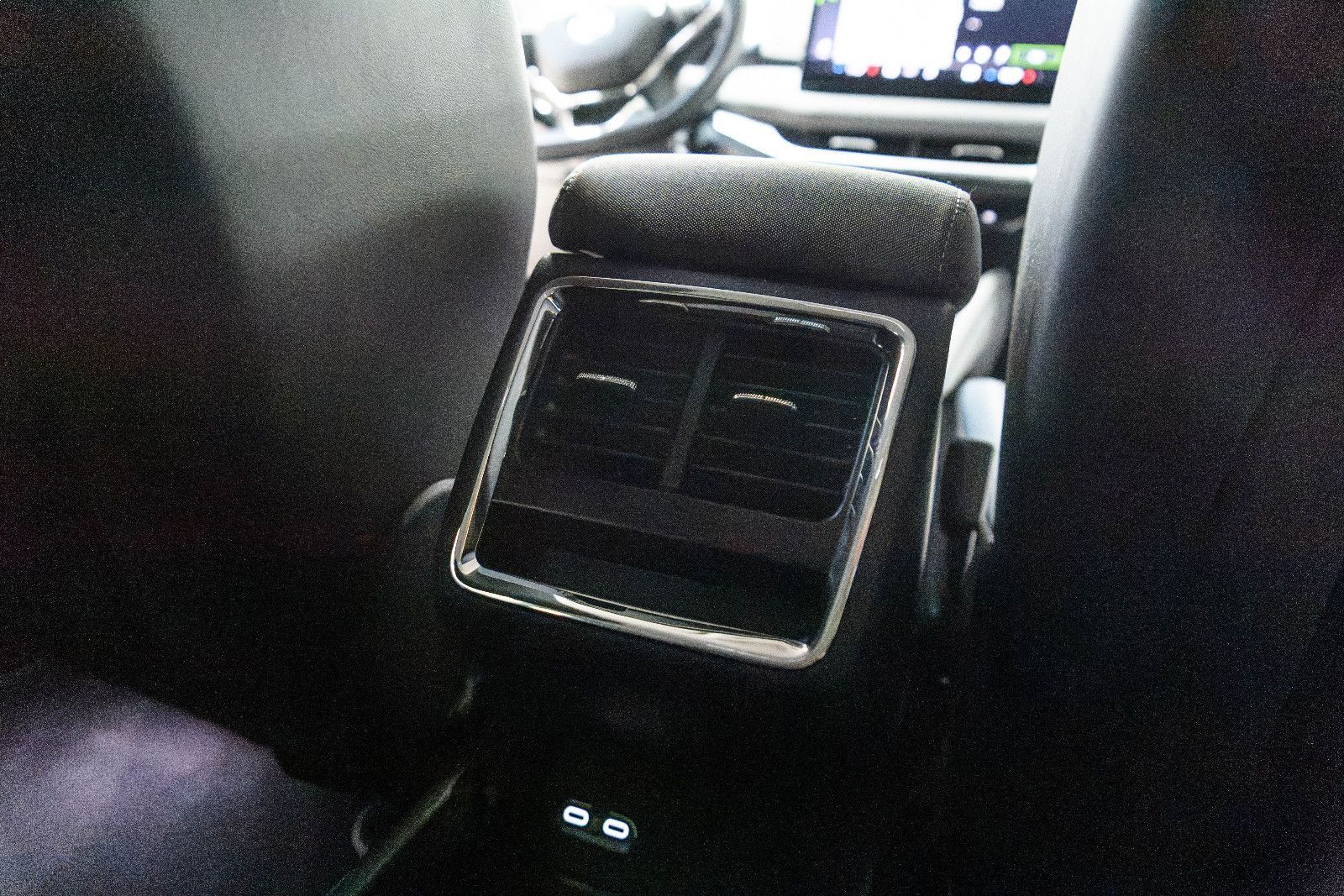 Fahrzeugabbildung SKODA Enyaq 80 +ACC +LED +CARPLAY