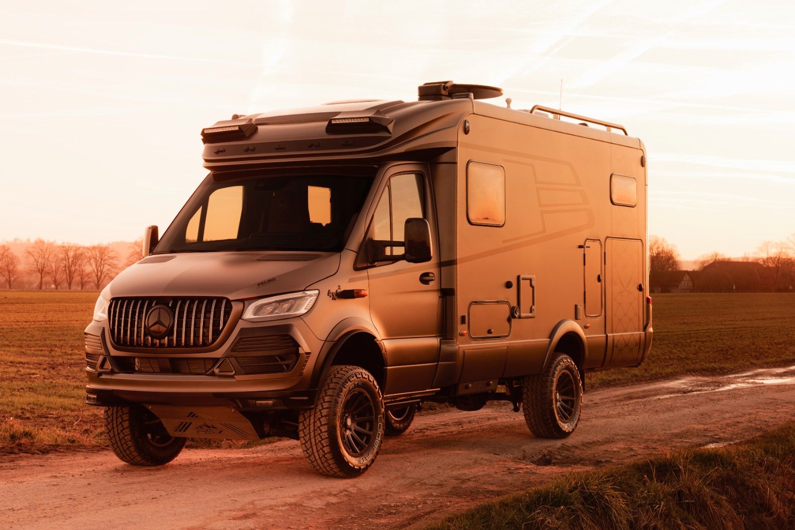 Fahrzeugabbildung HYMER / ERIBA / HYMERCAR ML - T 580 4x4² RSX - SANSIBAR® LTD. PTS PANTONE