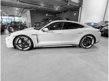 2020 Porsche TAYCAN 照片 7