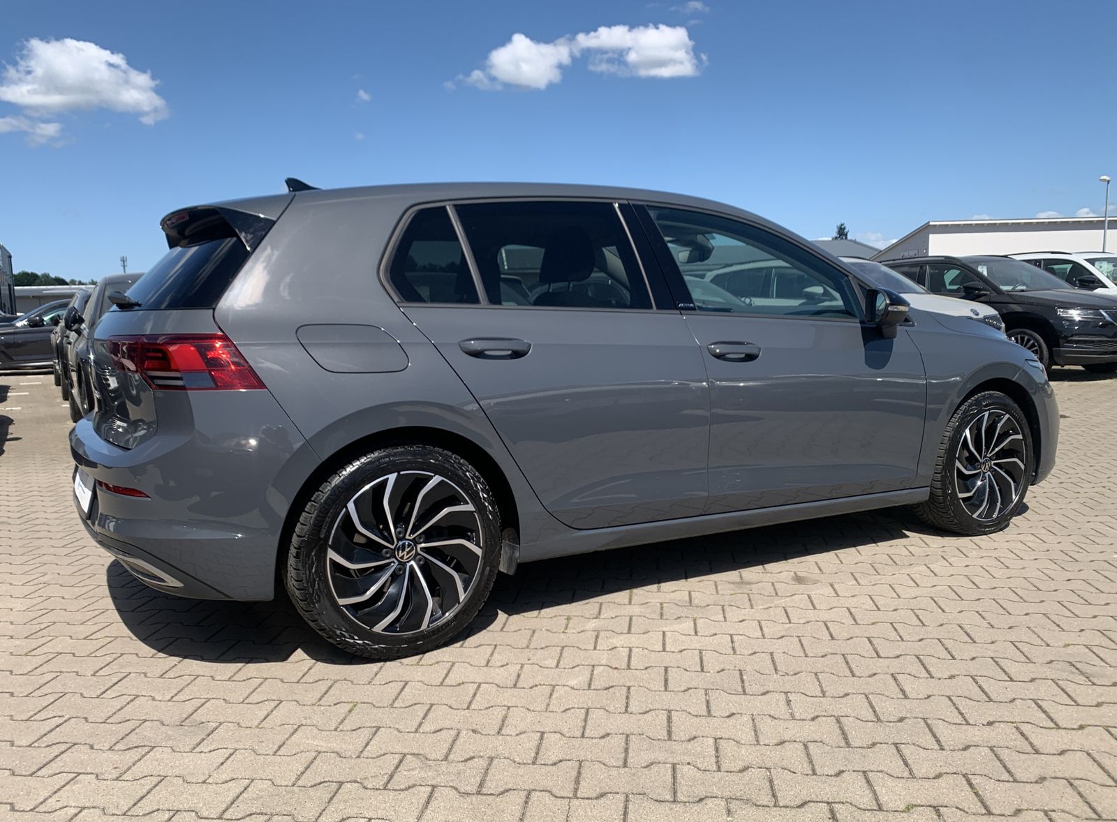 Fahrzeugabbildung Volkswagen Golf 2.0 TDI*LED-Plus*Cam*AHK*ACC*Navi*