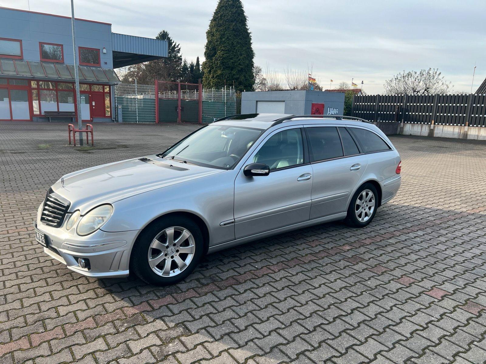Mercedes-Benz E280 2005 — rear view