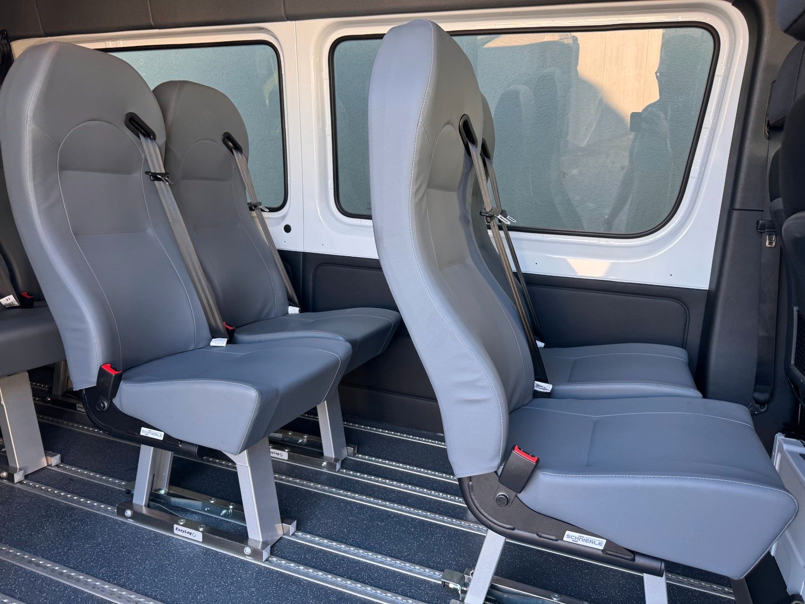 Fahrzeugabbildung Mercedes-Benz Sprinter 317 CDI Rollstuhl/Behinderten Lift