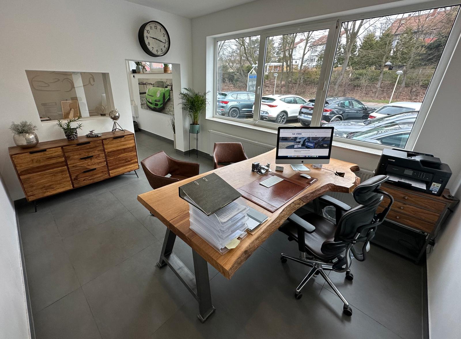 showroom-image-main