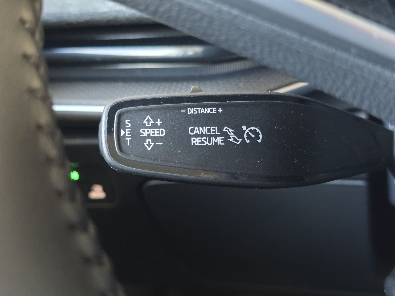 Fahrzeugabbildung SKODA Superb 2.0 TDI 4x4 Selection MATRIX*AHK*PANO*19"