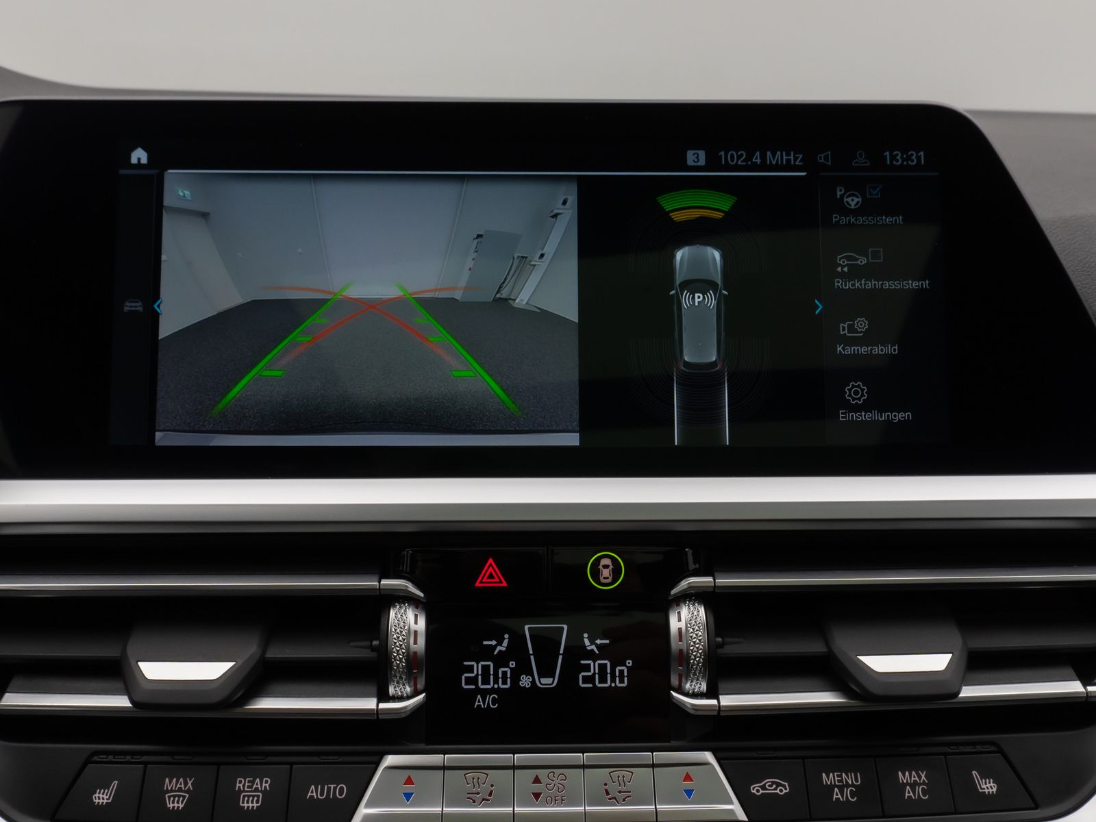 Fahrzeugabbildung BMW 330e M Sport Panorama Kamera Laser HUD DAB HiFi
