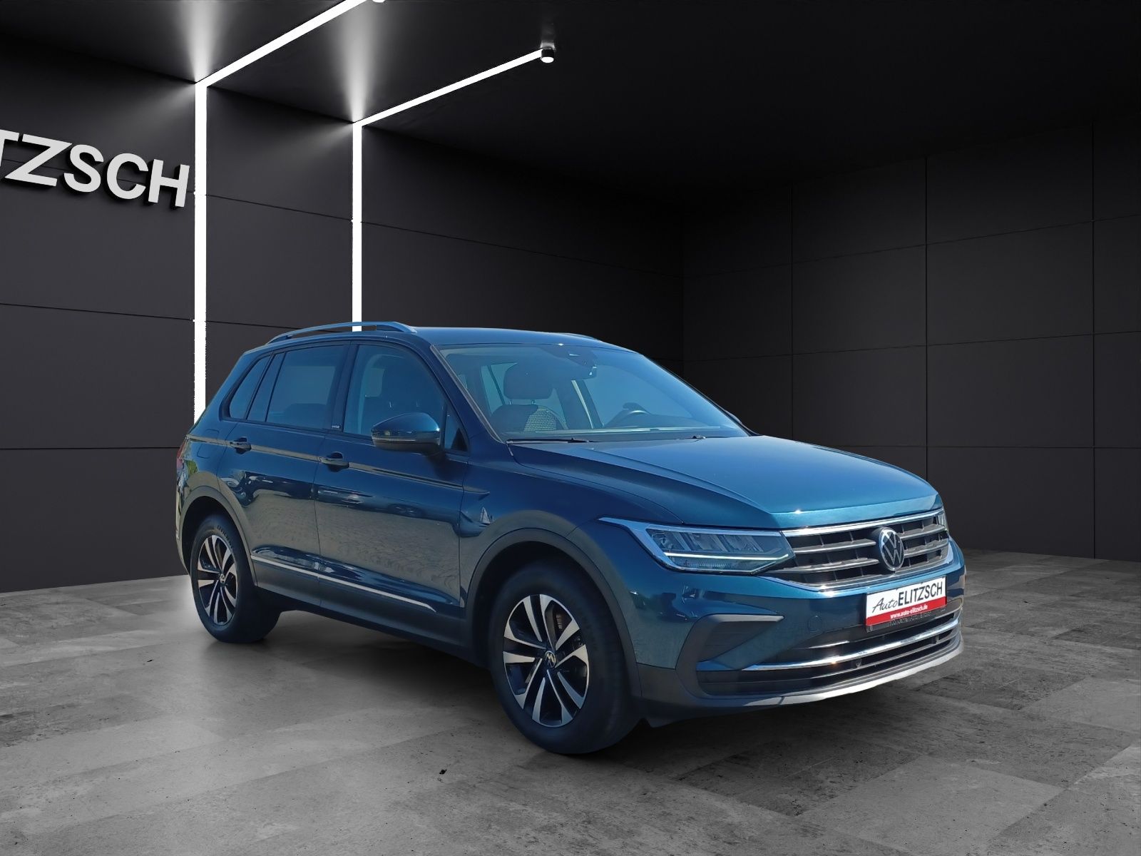 Fahrzeugabbildung Volkswagen Tiguan TSI United LED Navi ACC PDC SH LM