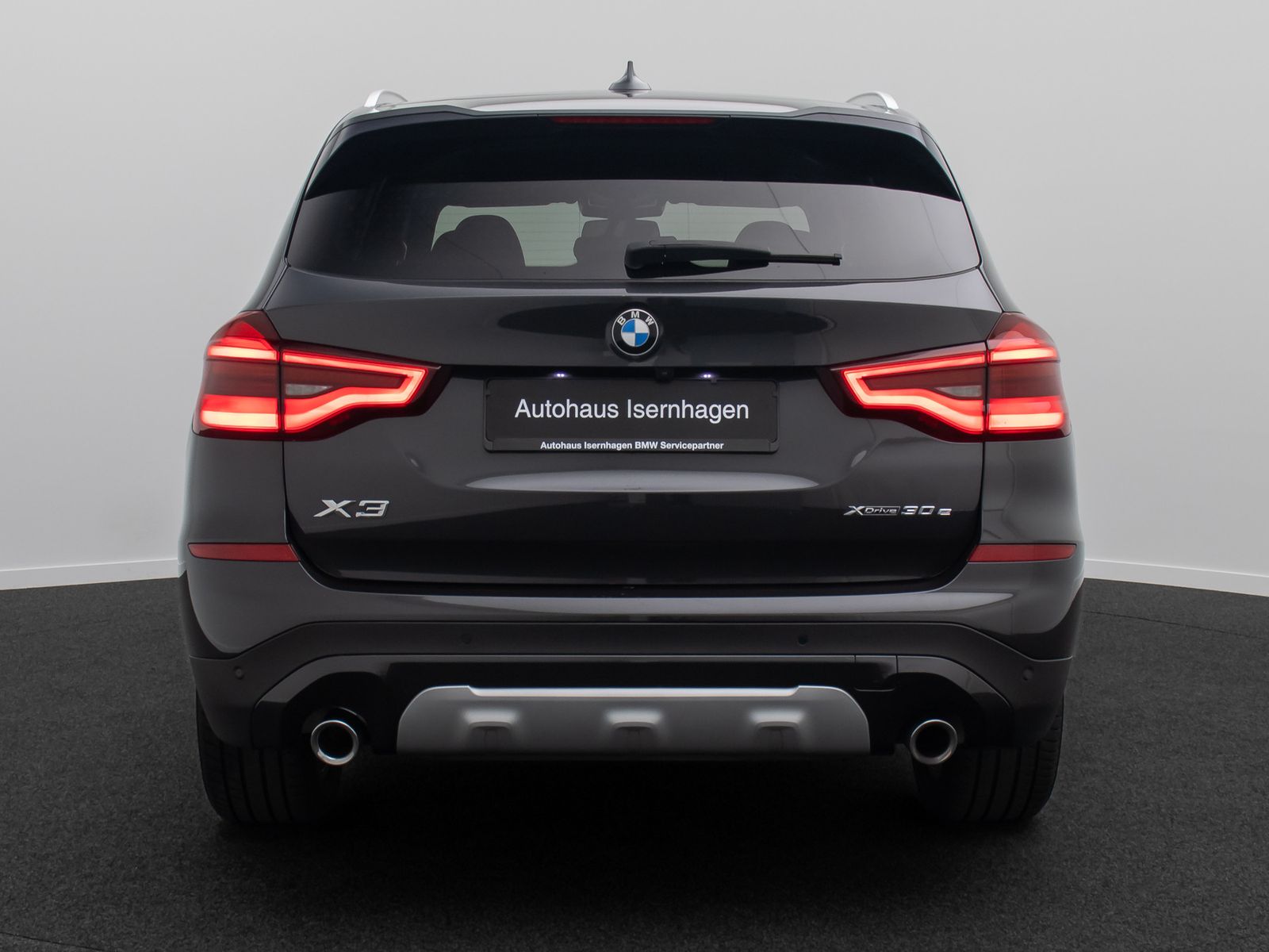 Fahrzeugabbildung BMW X3 xD30e xLine HUD DAB Kamera Alarm HiFi 19Zoll