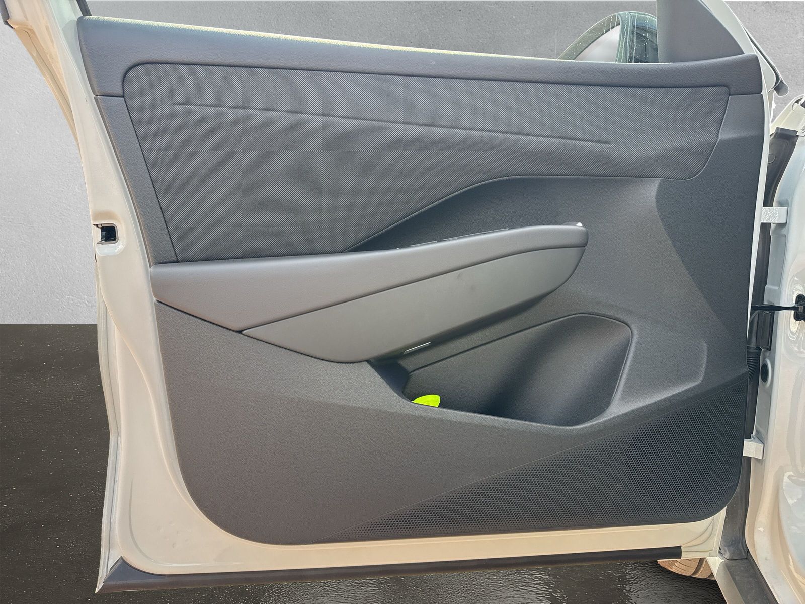 Fahrzeugabbildung Volkswagen T-Roc 1.5 eTSI Life Keyless ACC Kamera SHZ