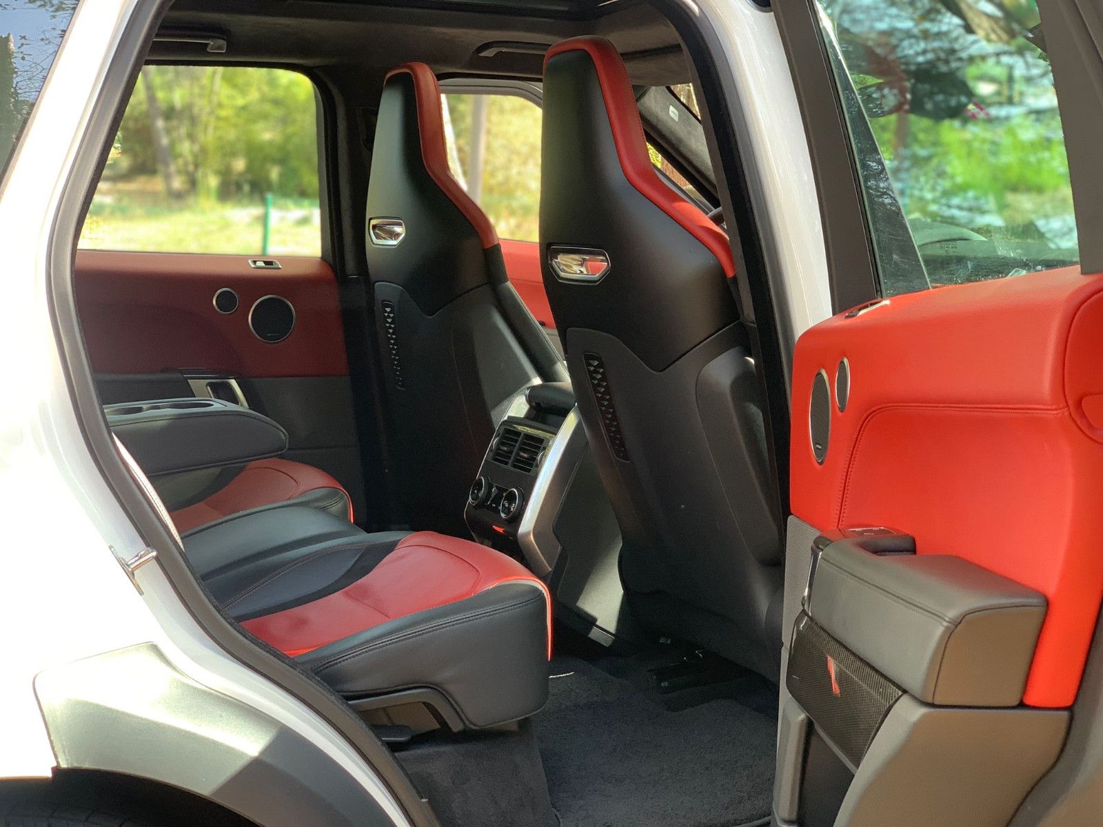 Land Rover Range Rover Sport 5.0 P575 SVR Carbon*Pano*360° foto 15