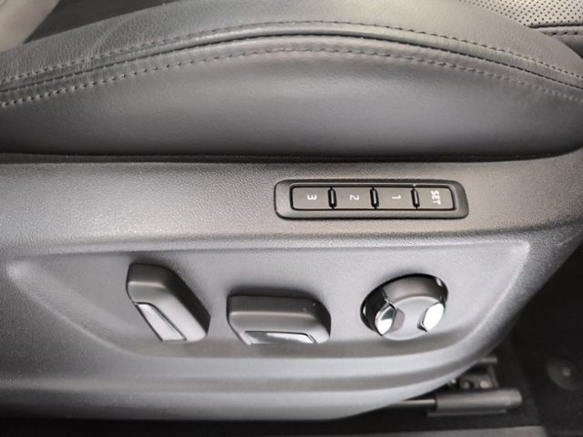 Fahrzeugabbildung SKODA Kodiaq 2.0 TDI DSG 4x4 Laurin & Klement AHK PANO