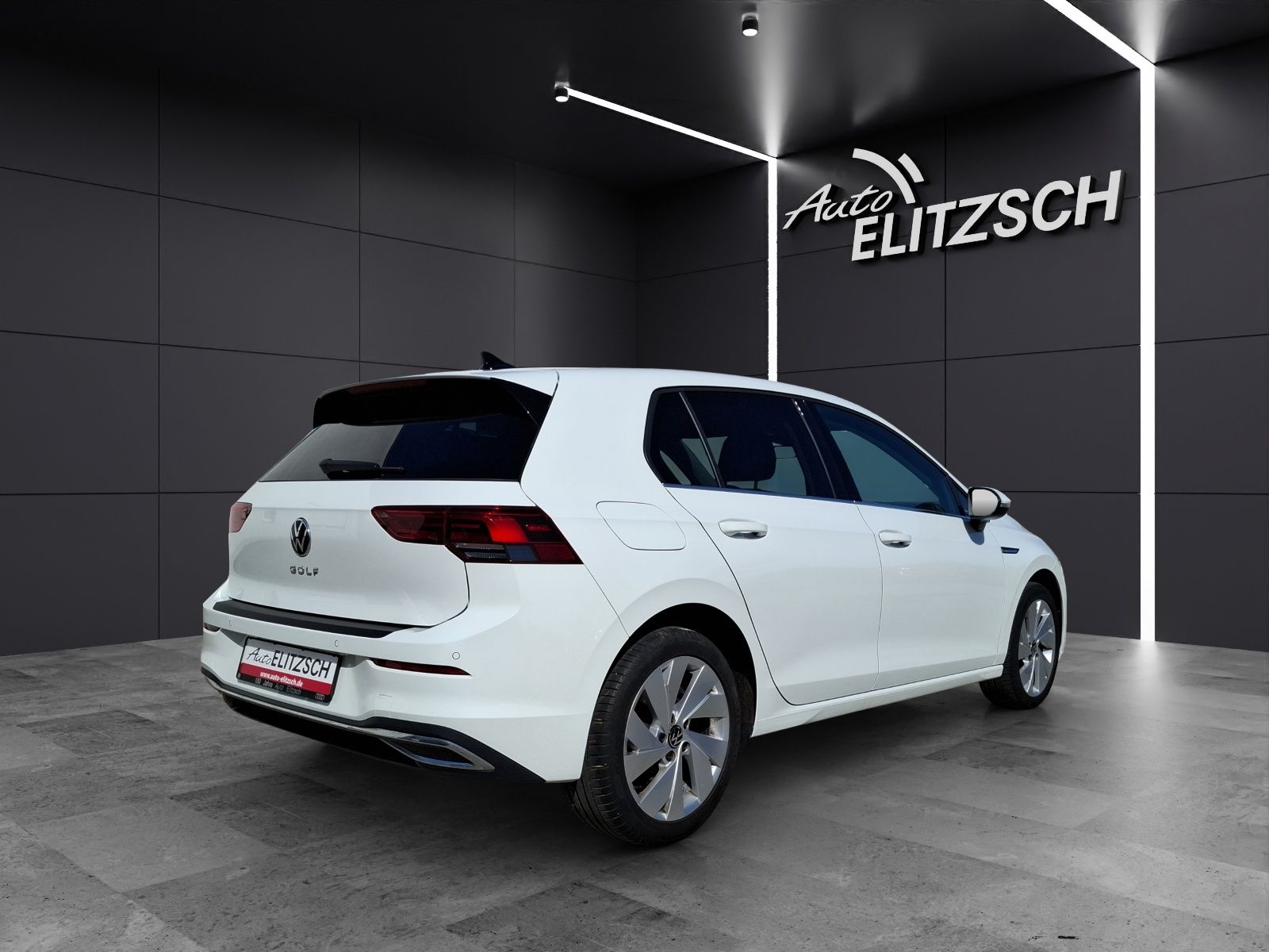 Fahrzeugabbildung Volkswagen Golf VIII TSI Style LEDplus Navi AID ACC RFK SH