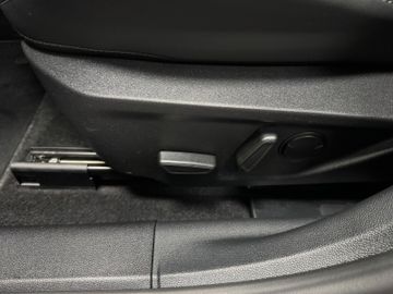 Ford Focus Turnier Active X Leder Pano HeadUp