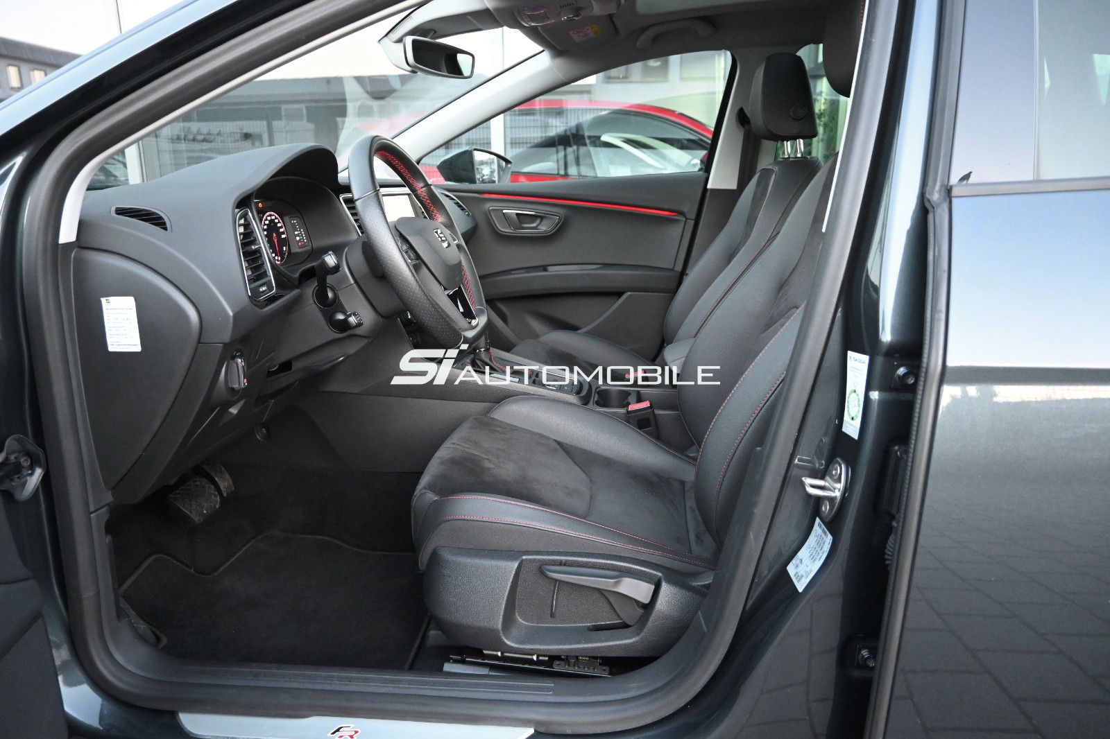 Fahrzeugabbildung SEAT Leon 2.0 TDI DSG FR °ACC°BEATS°DYNAMIC°KAM°PANO°