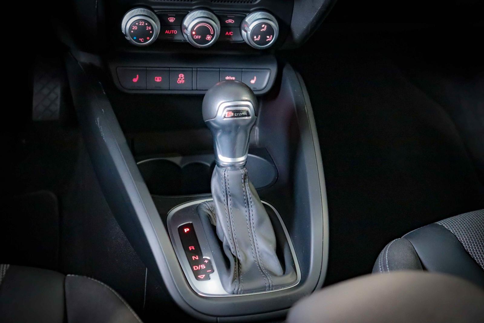 Audi A1 Sport Automatik S LINE*PANORAMA*NAVI*KEYLESS