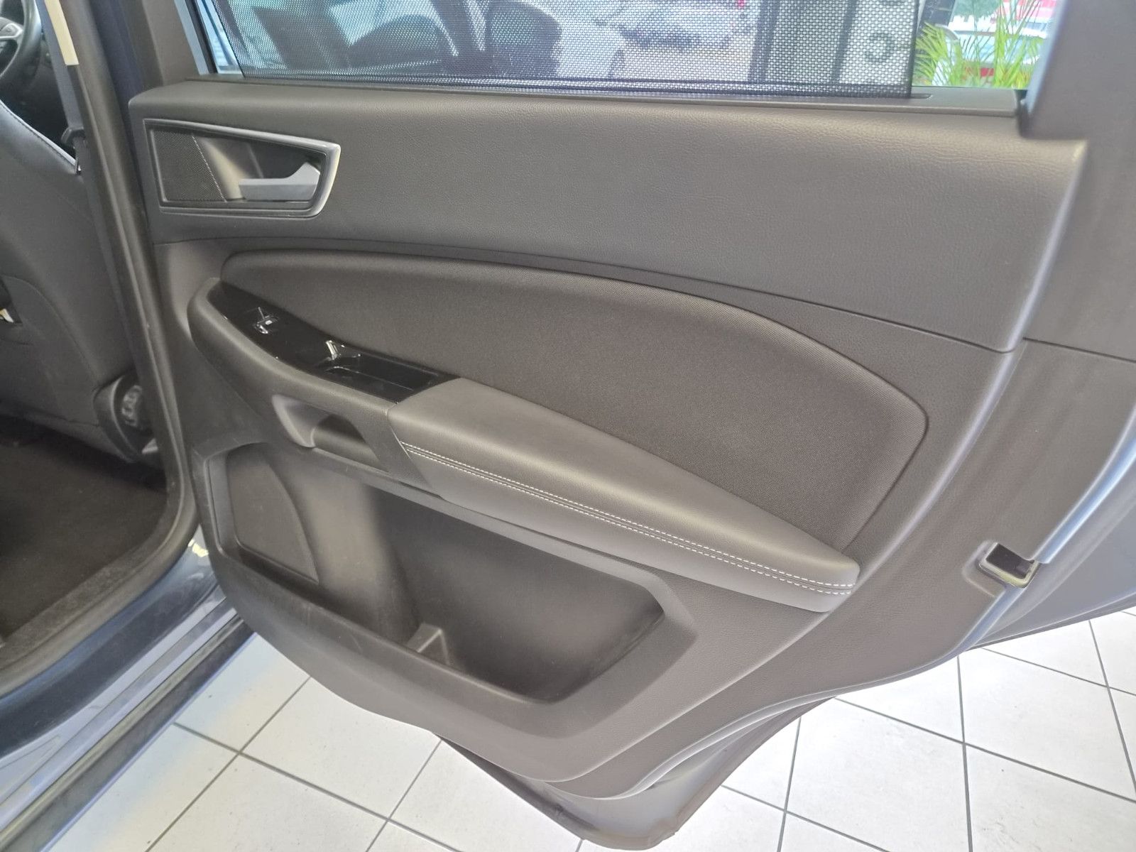 Fahrzeugabbildung Ford S-Max Titanium / 7 SITZE / SCHECKHEFT