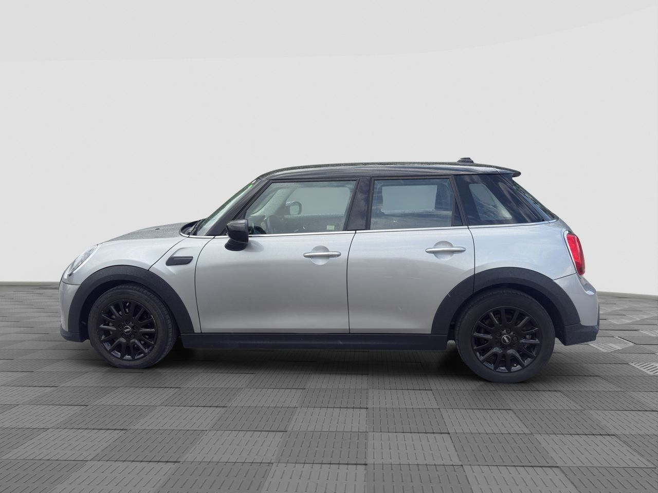 MINI Mini 5 porte (F55) 1.5 Cooper Classic 5 por imagem 2