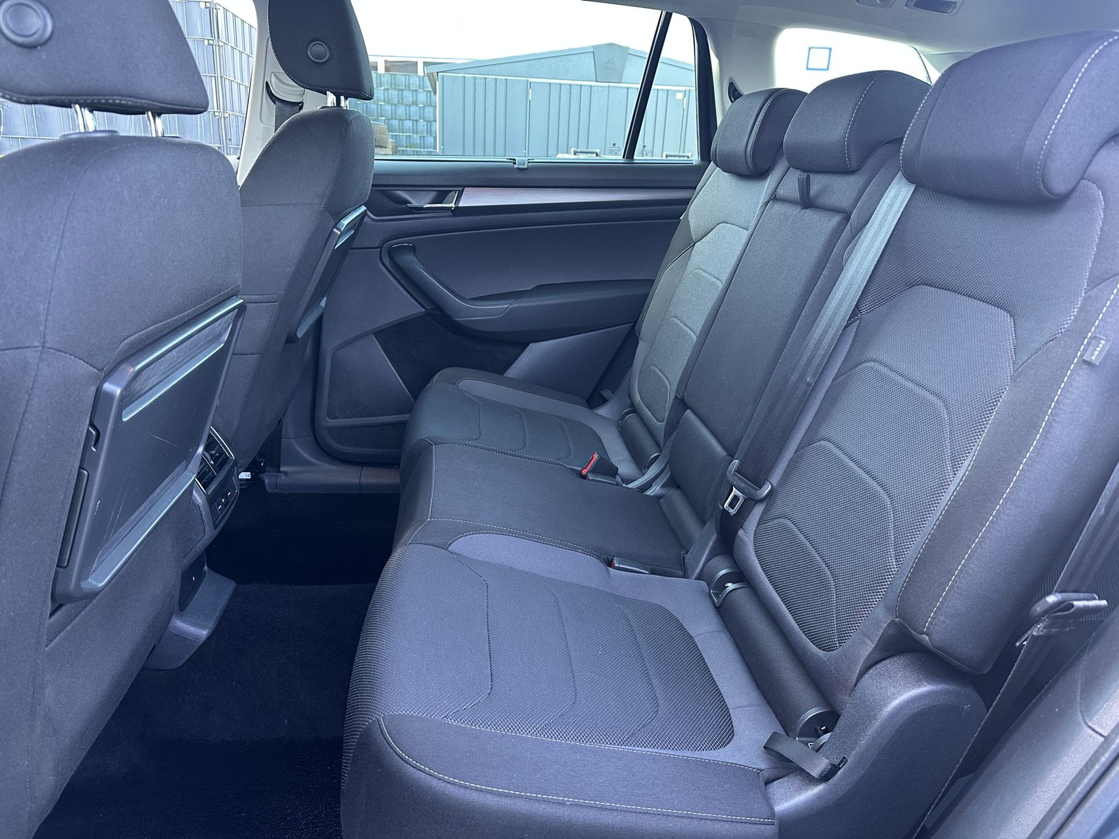 Fahrzeugabbildung SKODA Kodiaq 2.0 TDI DSG 7-Sitzer Ambition NAV+LED+KAM
