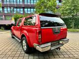 Nissan Navara 2.5 dCi 4x4 Doppel-Kabine Hardtop Klima - : Pickup, Kabine