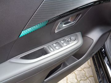 Bild 6 Peugeot 208 Allure Pack 1.2 PURETECH NAVI PDC RFK BT LED