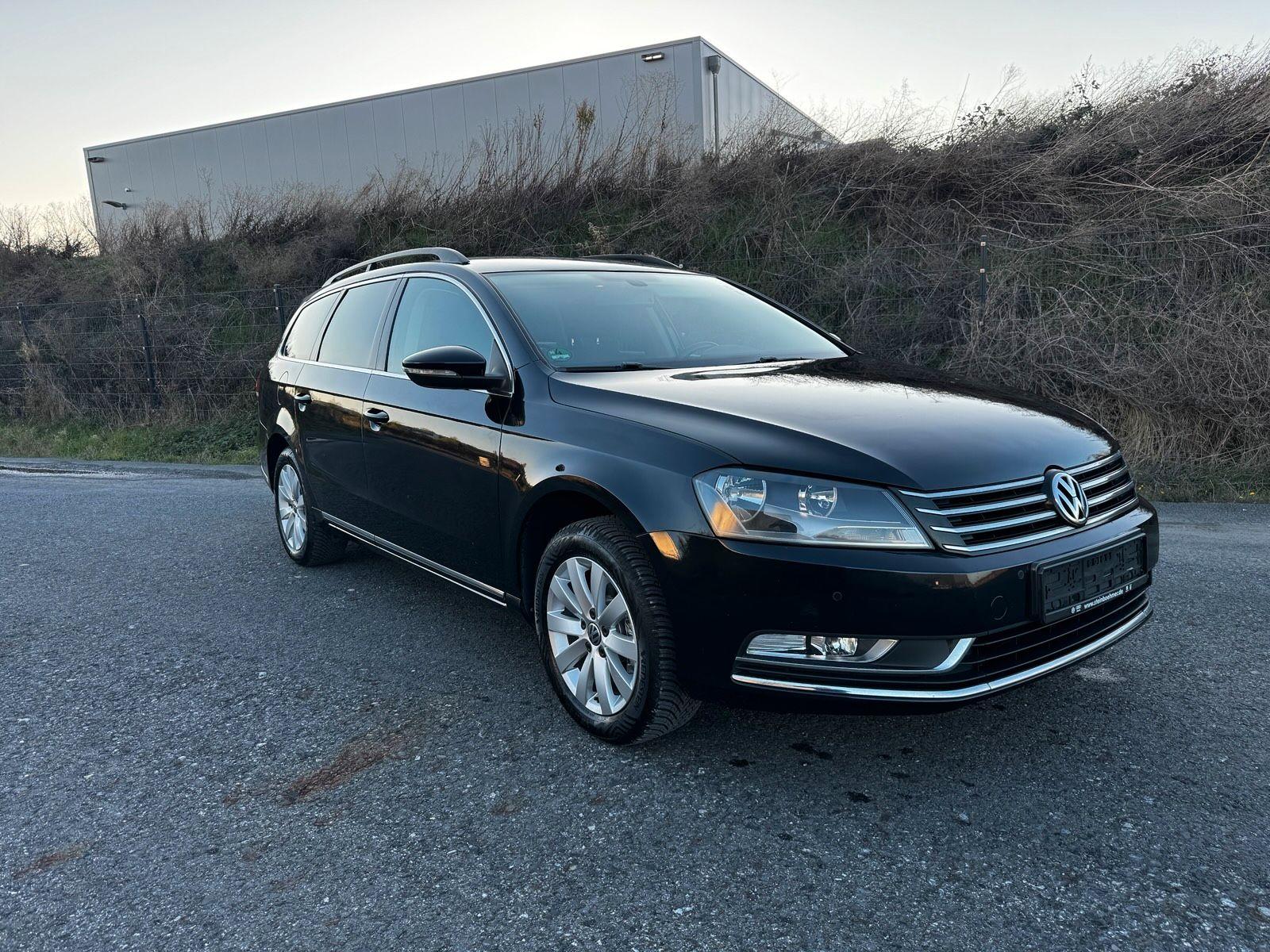 Volkswagen Passat 2012 — interior