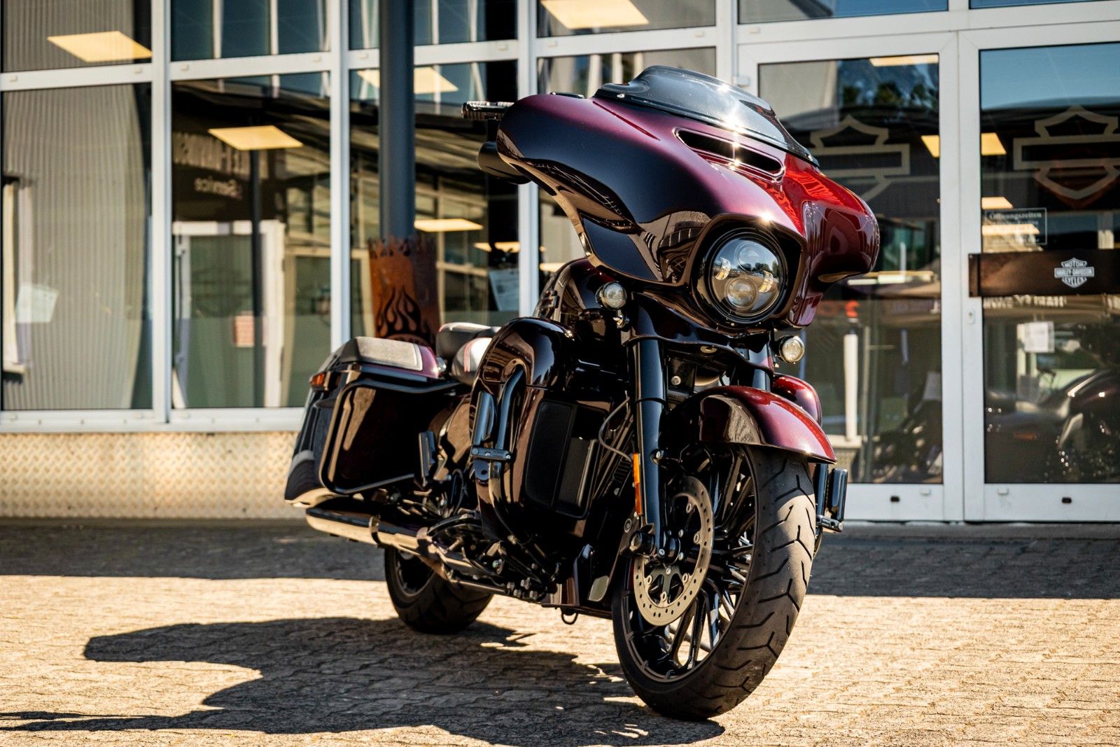 Fahrzeugabbildung Harley-Davidson CVO STREET GLIDE 117 FLHXSE