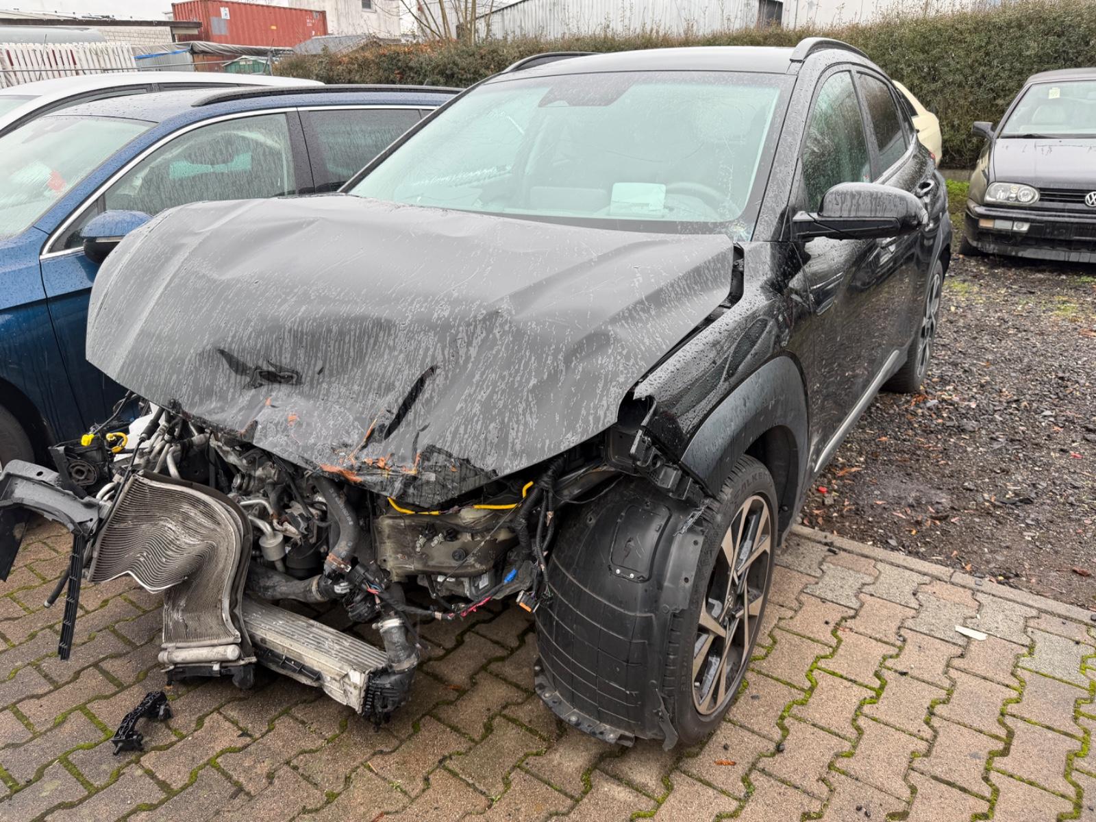 Hyundai Kona Prime Automatik 1.6 T-GDI Navi Motor läuft