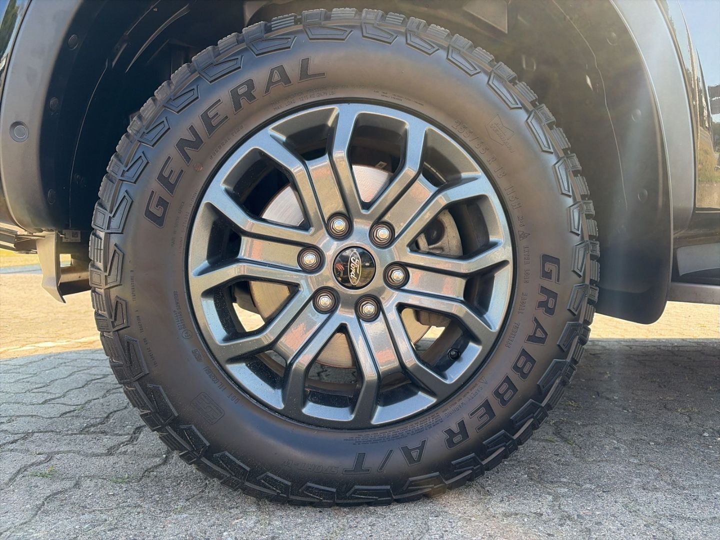 Fahrzeugabbildung Ford Ranger Wildtrak e-4WD Doppelkabine 3.0 Ecoblue E