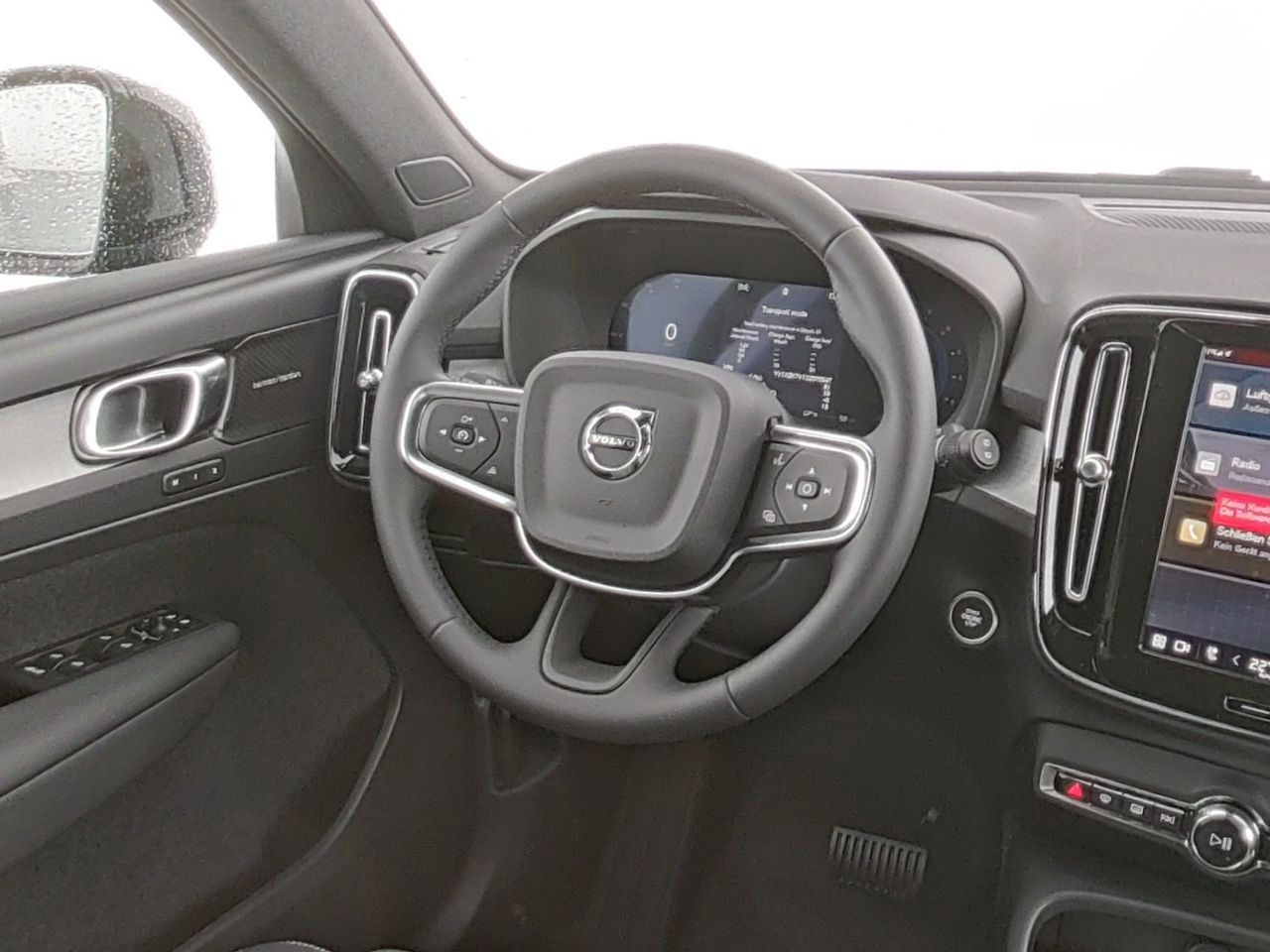 Fahrzeugabbildung Volvo XC 40 B3 Plus Black Edition | 360° | Panor.