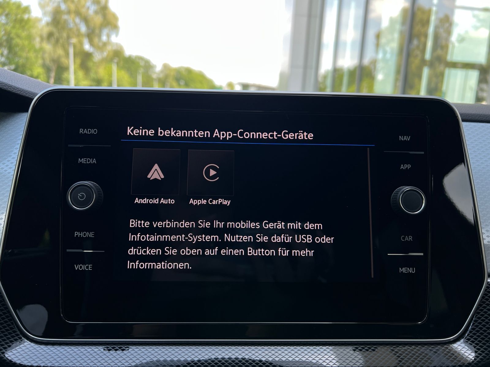 Fahrzeugabbildung Volkswagen T-Cross ENERGY 1.0 TSI DSG *AHK,Side Assist,Navi