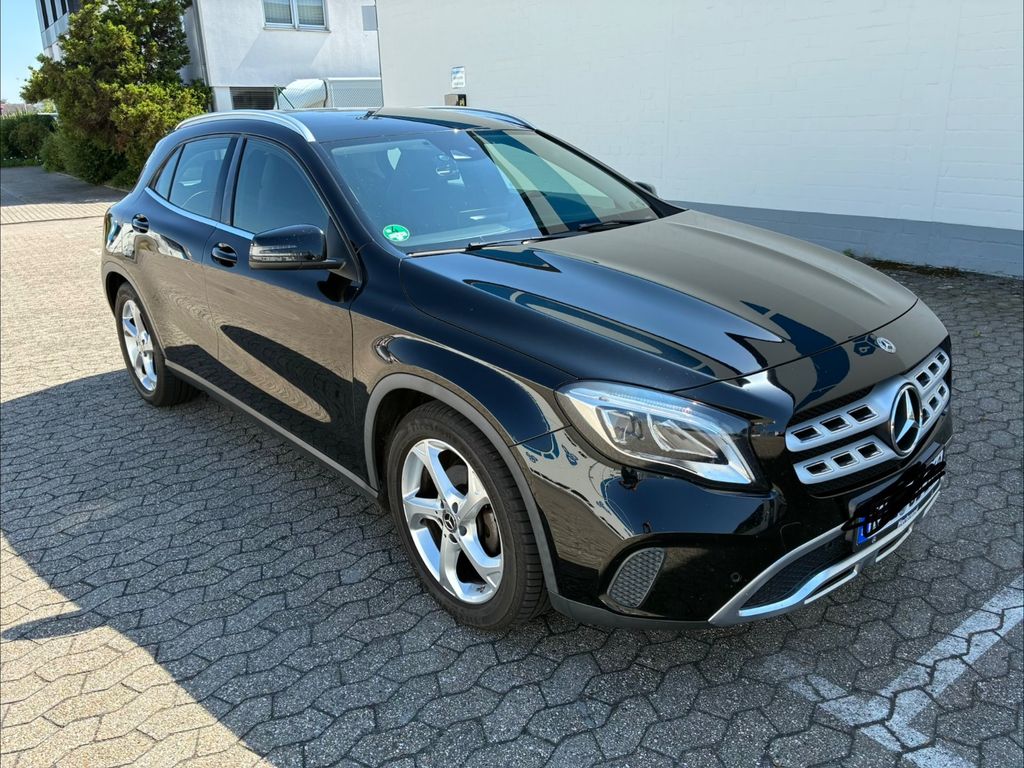 Image of Mercedes-Benz GLA 200