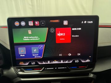 Cupra Leon 2.0 TSI 221 kW VZ  Pano+Sennheiser+19 Zoll