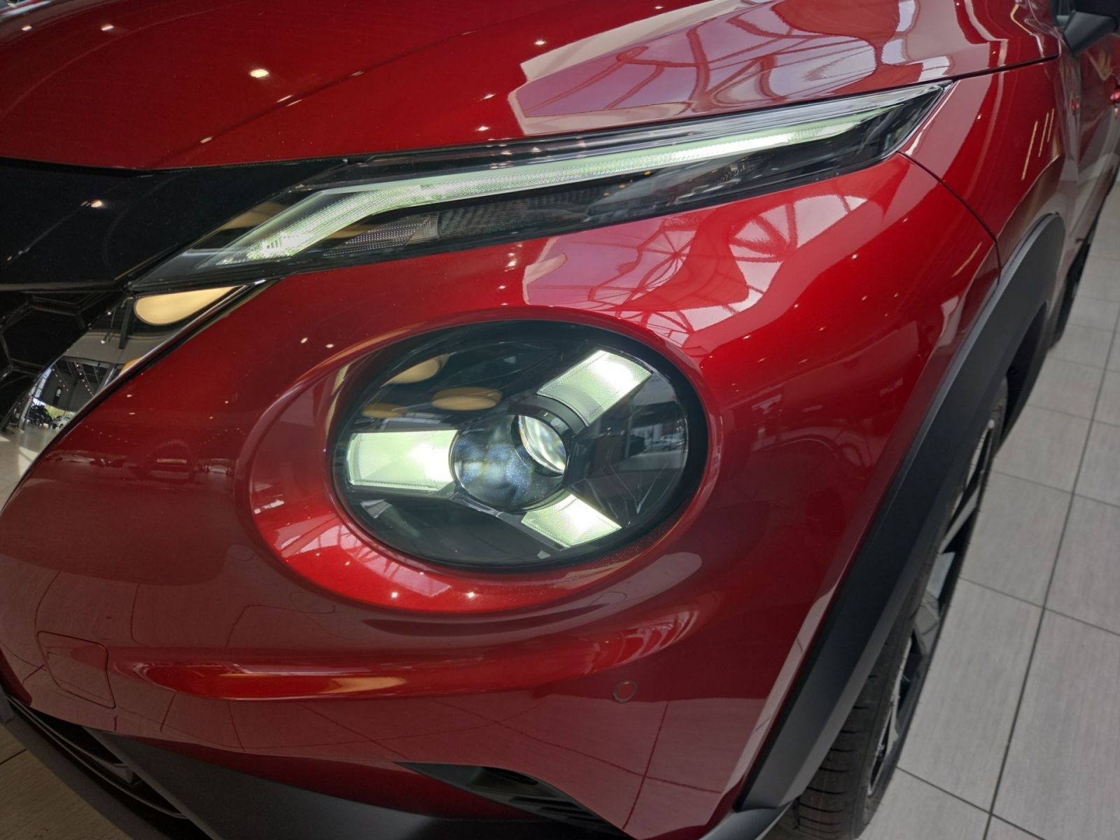 Fahrzeugabbildung Nissan Juke 1.6 Hybrid Tekna 143 PS Autom. *BOSE*FRONTS