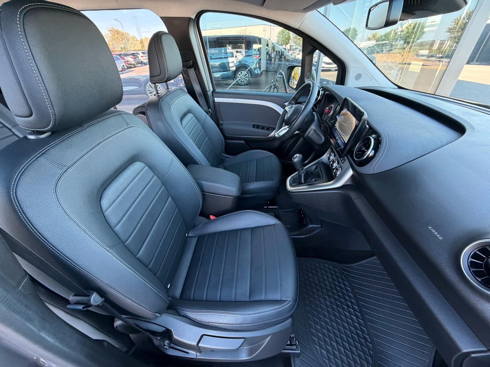 Mercedes-Benz T-Klasse 180 lang Progressive 7-Sitzer Leder Kam