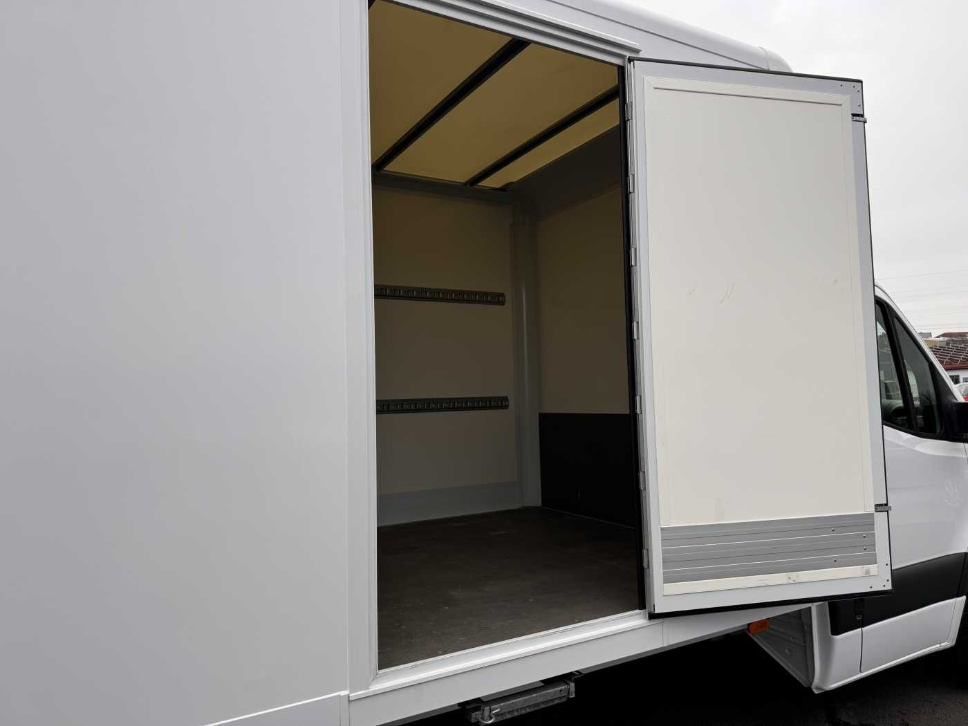 Fahrzeugabbildung Mercedes-Benz Sprinter 317 CDI 4325 Koffer LBW Kamera MBUX SHZ