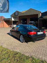 BMW 320 Baureihe 3 Coupe 320i - BMW 320 mit Benzin-Antrieb: Sportwagen