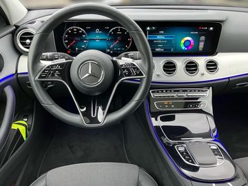 Mercedes E 220 - 11