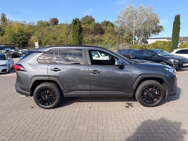 Toyota RAV 4 Hybrid 4×2 Team Deutschland