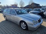 Mercedes-Benz E 320 CDI T AVANTGARDE Leder Navi Xenon - gebrauchte Mercedes-Benz E 320 aus dem Jahr 2001