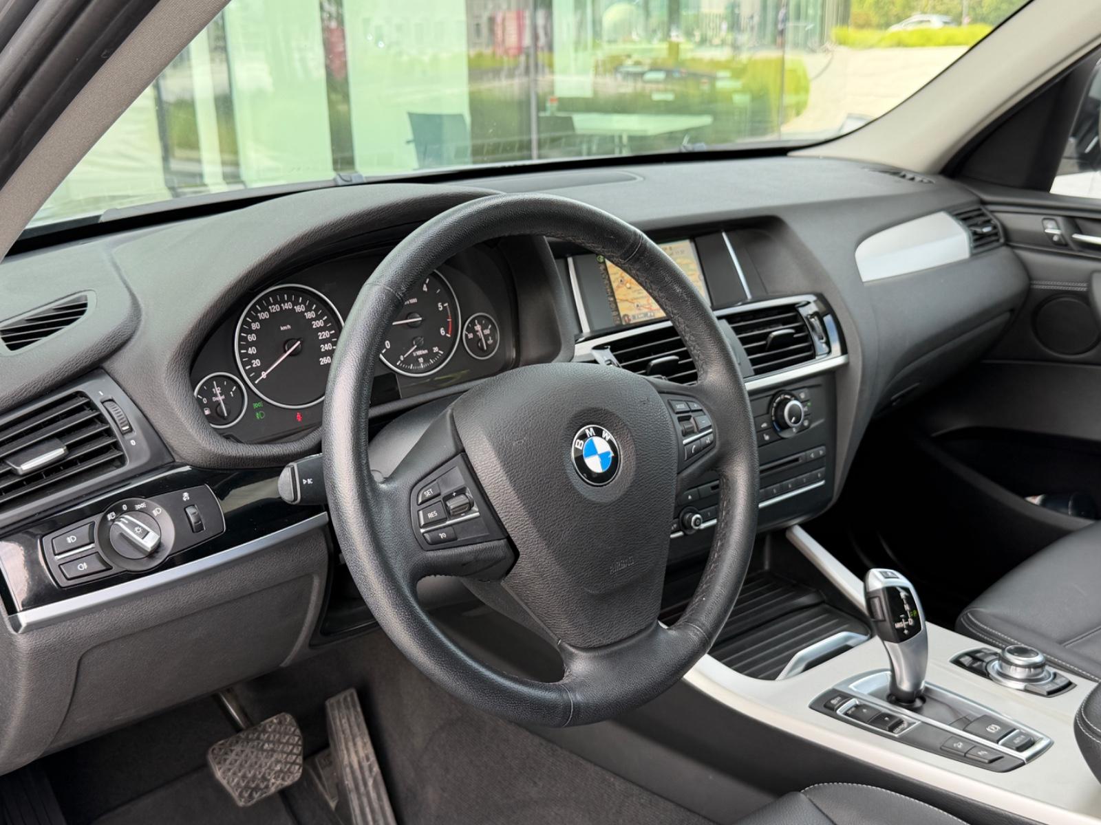 BMW X3 xDrive 20d PANO Automatik NAVI SHZ Klimaauto
