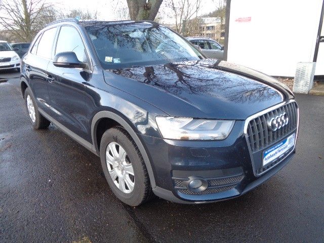 Audi Q3 2.0TDI / Navi/PDC/Sitzheizung/1.Hand/Euro 5