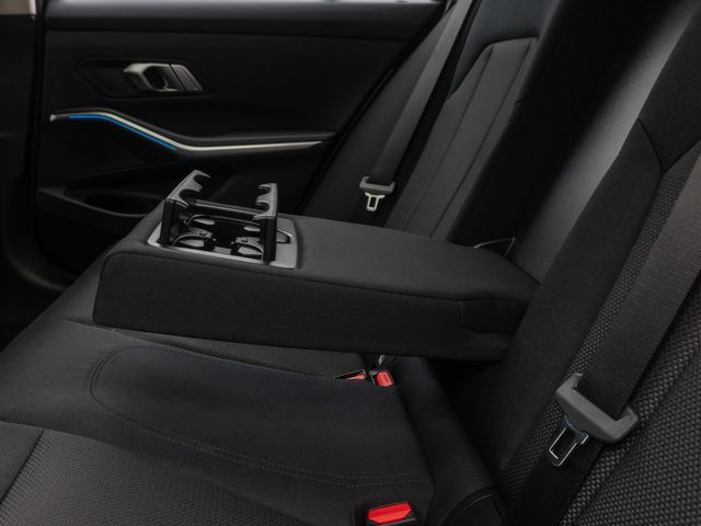 Foto Nummer 28: BMW 320d