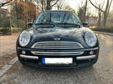 MINI COOPER-HU, AU und Wartung bei MINI erfolgt 