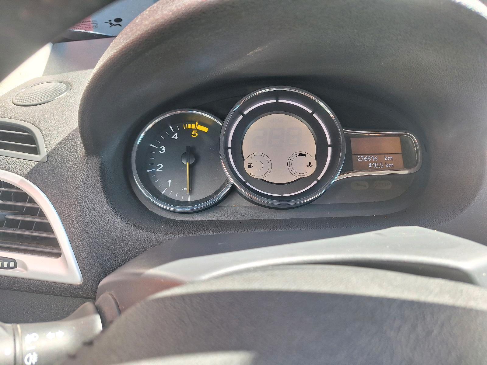 Renault Megane 2011 — photo 15