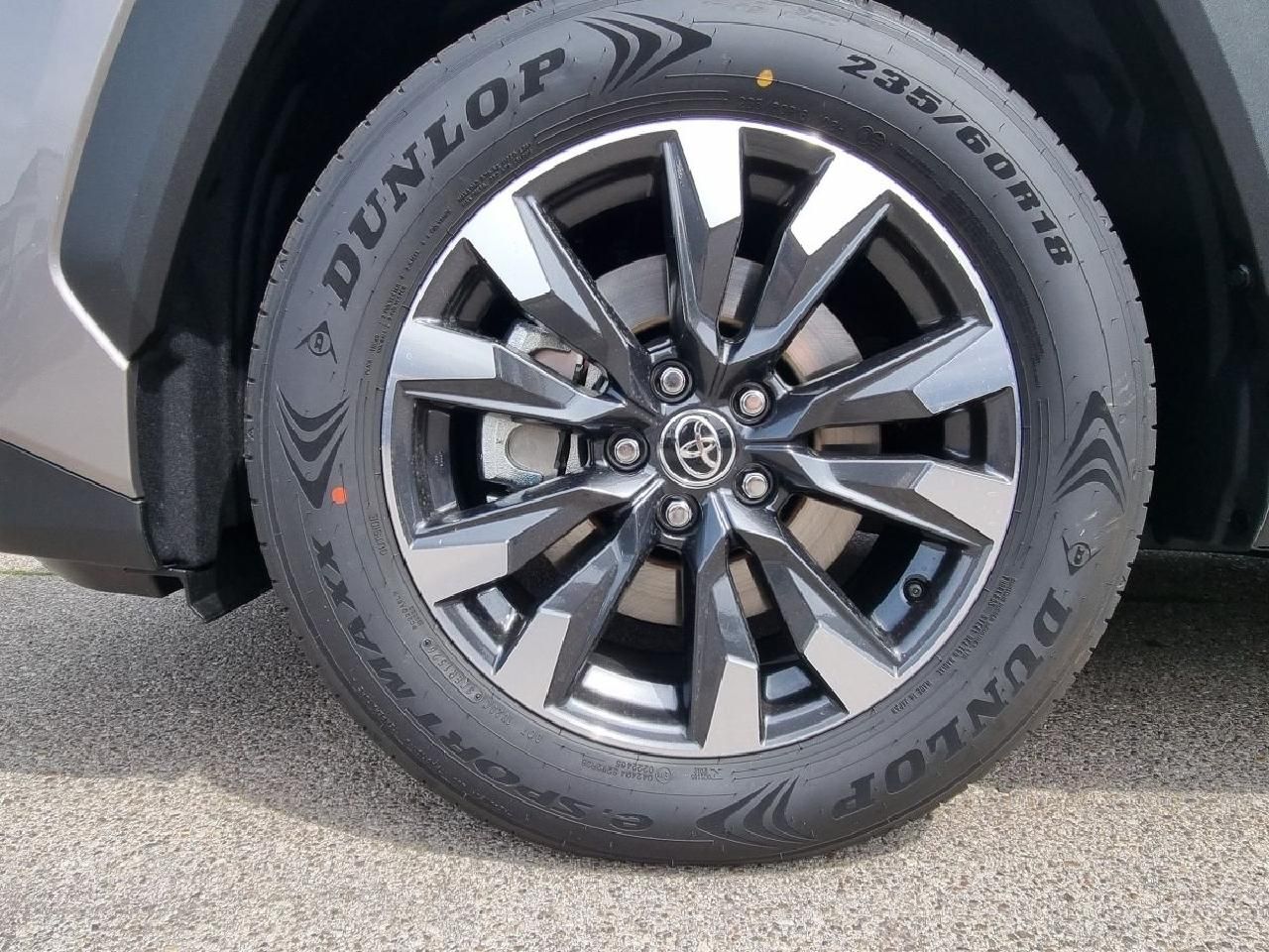 Fahrzeugabbildung Toyota RAV4 2.5 Hybrid 143 kW AWD Teamplayer